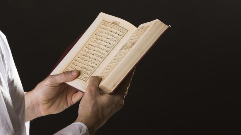 4 Keutamaan Membaca Surah Al-‘Ashr, Saling Menasihati dalam Kebenaran